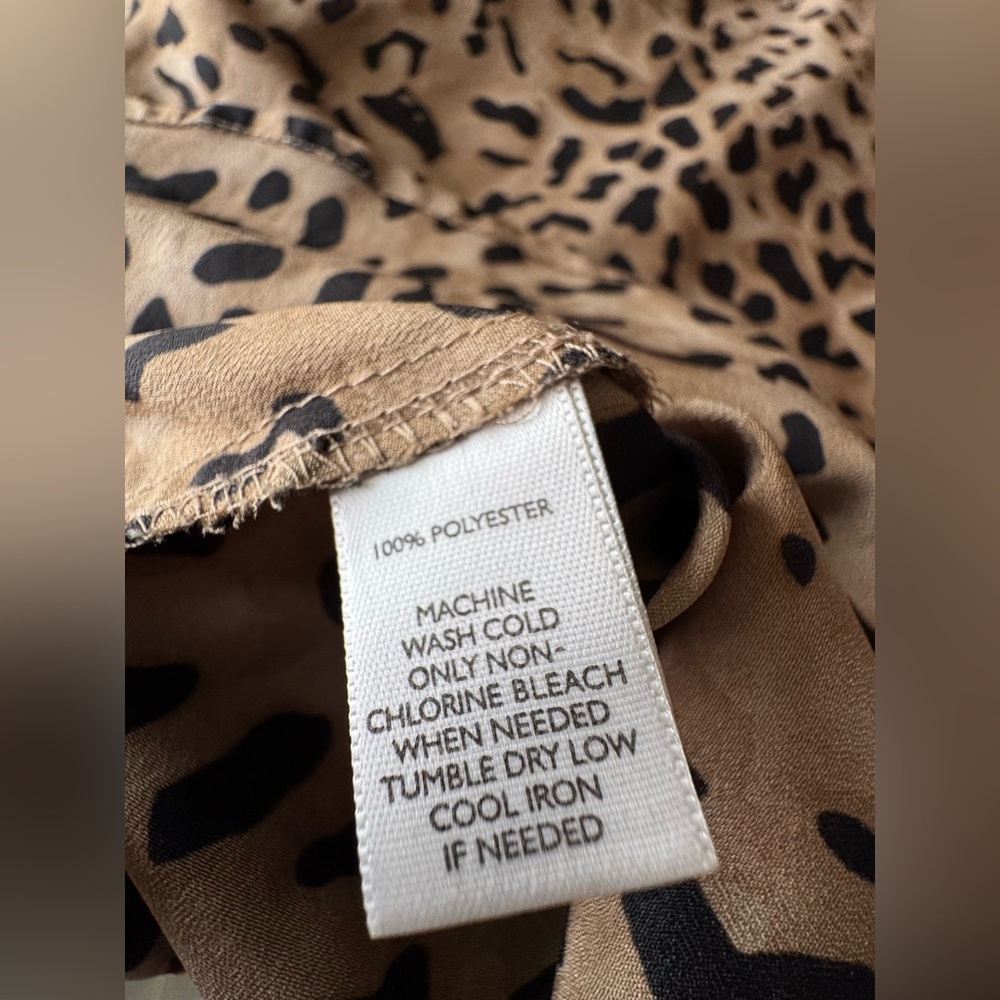 🛍️SALE🛍️ Ann Taylor LOFT Leopard Print Blouse - Picture 4 of 5
